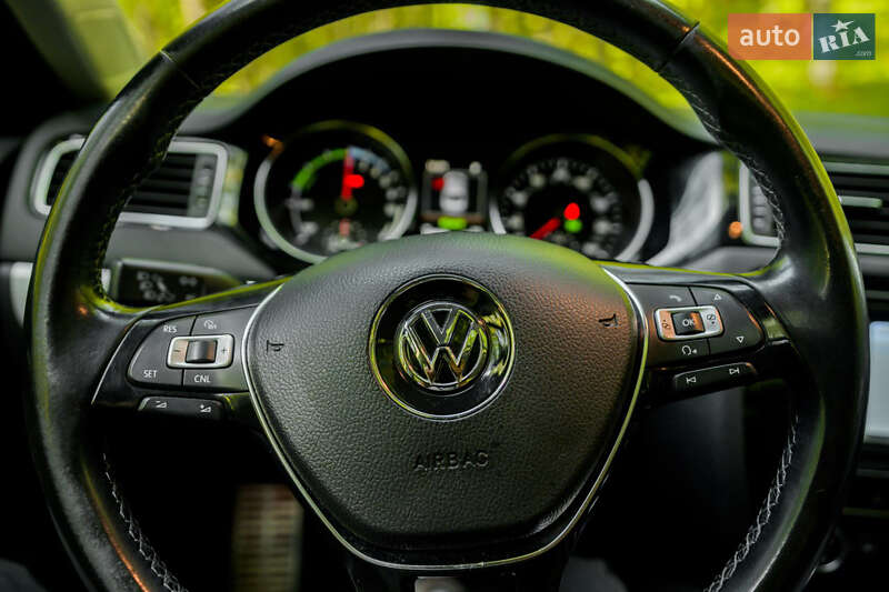 Седан Volkswagen Jetta 2015 в Луцке