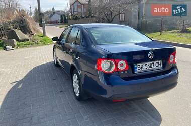 Седан Volkswagen Jetta 2008 в 