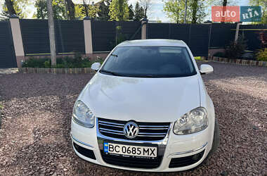Седан Volkswagen Jetta 2009 в Львове