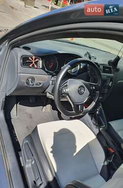 Седан Volkswagen Jetta 2016 в 