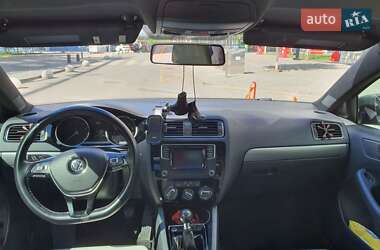 Седан Volkswagen Jetta 2016 в 