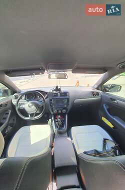 Седан Volkswagen Jetta 2016 в 