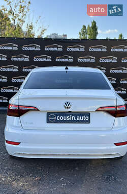 Седан Volkswagen Jetta 2018 в 