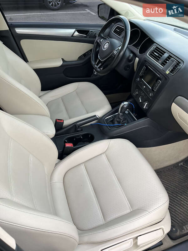 Седан Volkswagen Jetta 2014 в Киеве