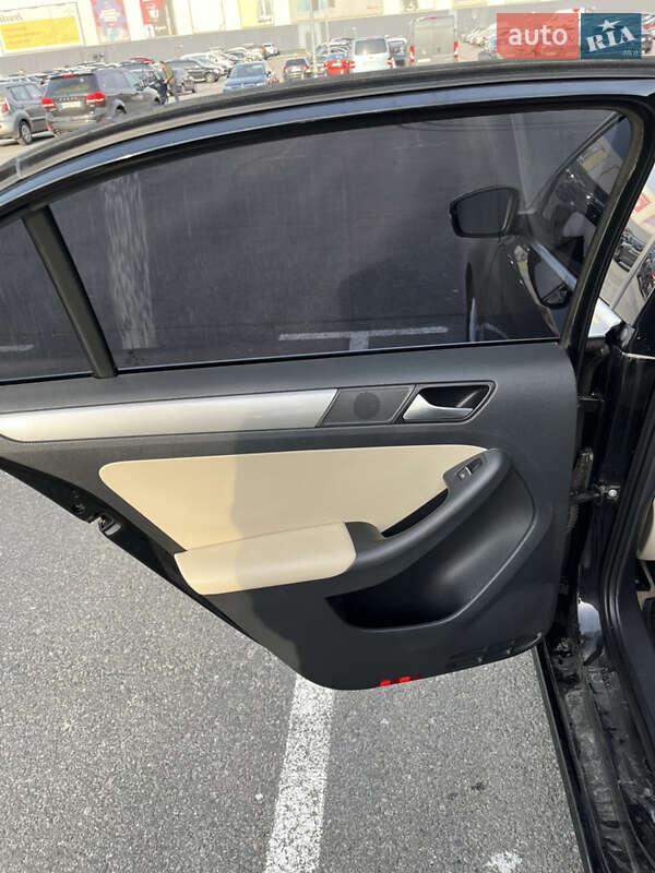 Седан Volkswagen Jetta 2014 в Киеве