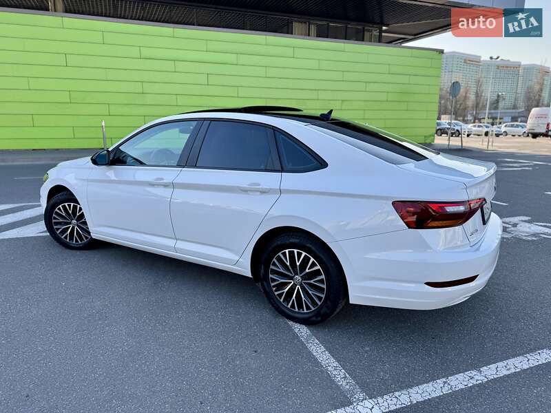 Седан Volkswagen Jetta 2018 в Києві