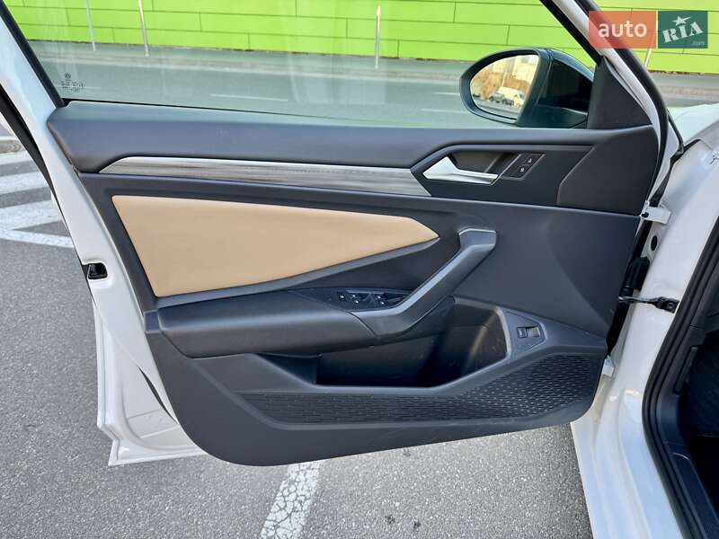 Седан Volkswagen Jetta 2018 в Києві