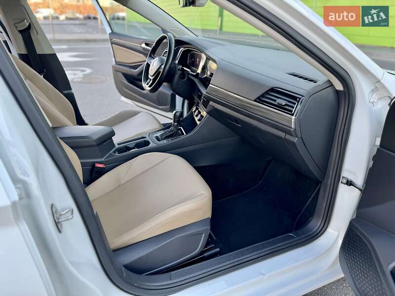 Седан Volkswagen Jetta 2018 в Києві