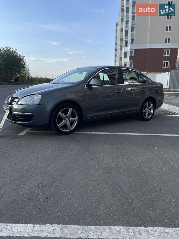 Седан Volkswagen Jetta 2007 в Умані