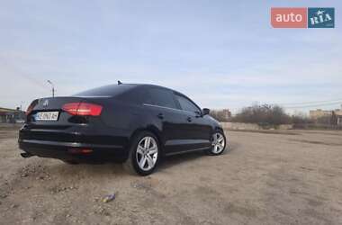 Седан Volkswagen Jetta 2015 в 