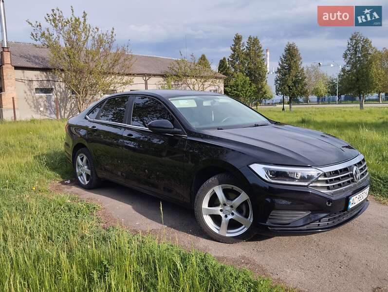 Седан Volkswagen Jetta 2019 в Луцке
