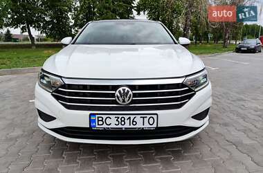 Седан Volkswagen Jetta 2018 в 