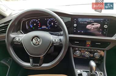 Седан Volkswagen Jetta 2018 в 