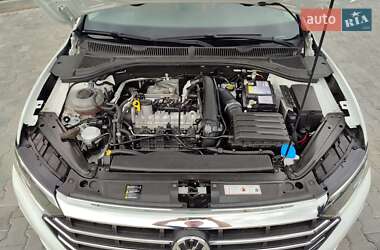 Седан Volkswagen Jetta 2018 в 