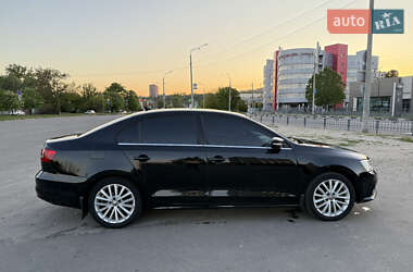 Седан Volkswagen Jetta 2014 в 
