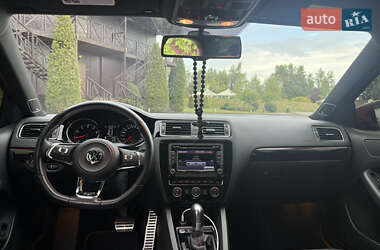 Седан Volkswagen Jetta 2014 в 