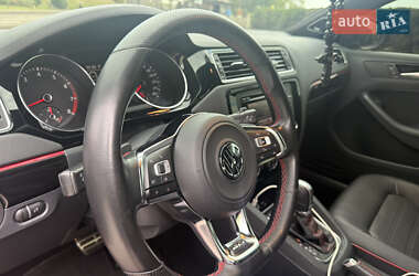 Седан Volkswagen Jetta 2014 в 