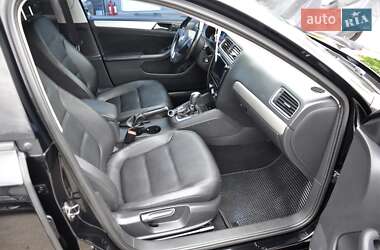 Седан Volkswagen Jetta 2012 в 