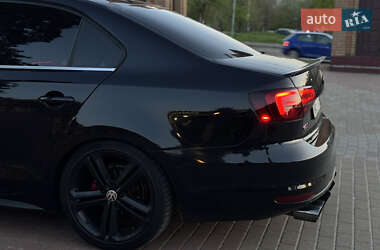 Седан Volkswagen Jetta 2014 в 