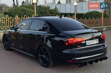Седан Volkswagen Jetta 2014 в 