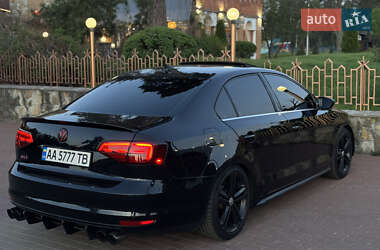 Седан Volkswagen Jetta 2014 в 