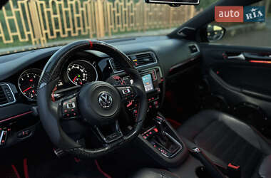 Седан Volkswagen Jetta 2014 в 