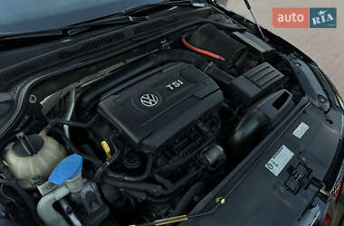 Седан Volkswagen Jetta 2014 в 