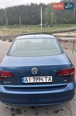 Седан Volkswagen Jetta 2016 в 