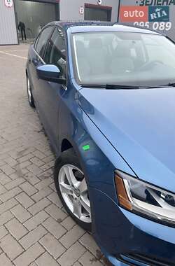Седан Volkswagen Jetta 2016 в 