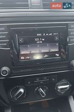 Седан Volkswagen Jetta 2016 в 
