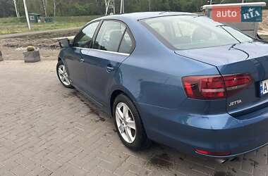 Седан Volkswagen Jetta 2016 в 