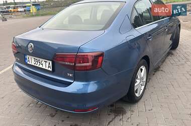 Седан Volkswagen Jetta 2016 в 