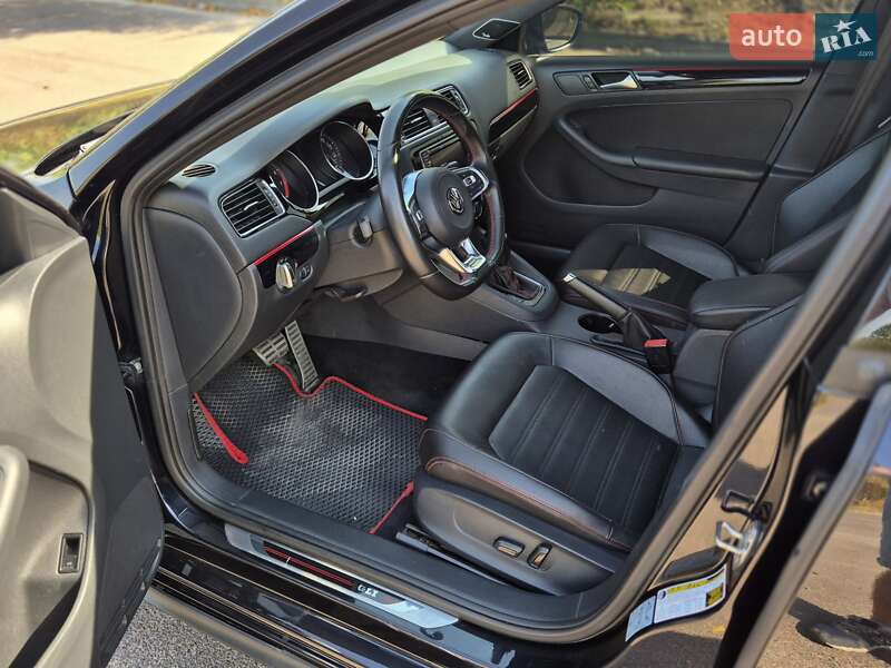 Седан Volkswagen Jetta 2017 в Киеве
