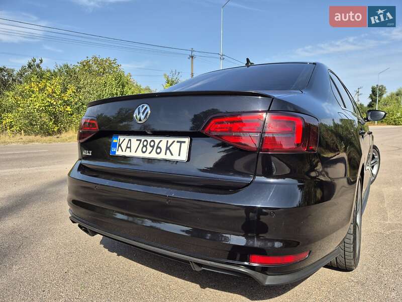 Седан Volkswagen Jetta 2017 в Киеве
