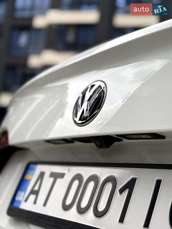 Седан Volkswagen Jetta 2020 в Ивано-Франковске