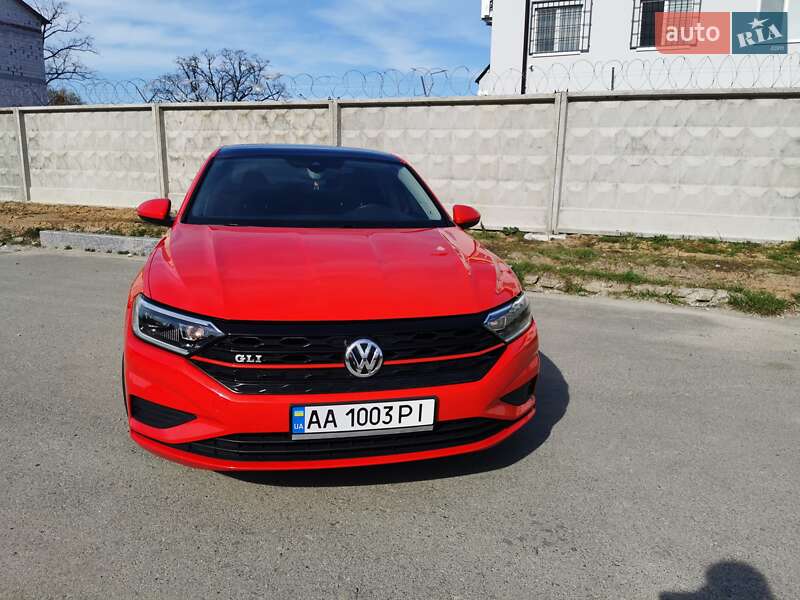 Седан Volkswagen Jetta 2019 в 