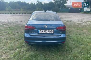 Седан Volkswagen Jetta 2017 в 