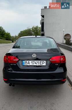 Седан Volkswagen Jetta 2013 в 