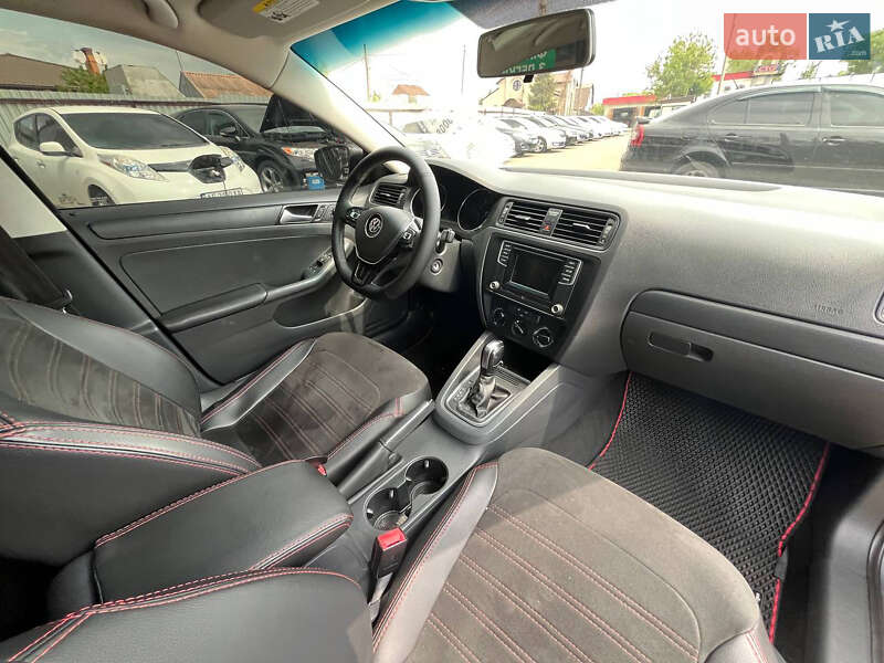 Седан Volkswagen Jetta 2016 в Кривому Розі