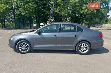 Седан Volkswagen Jetta 2013 в 