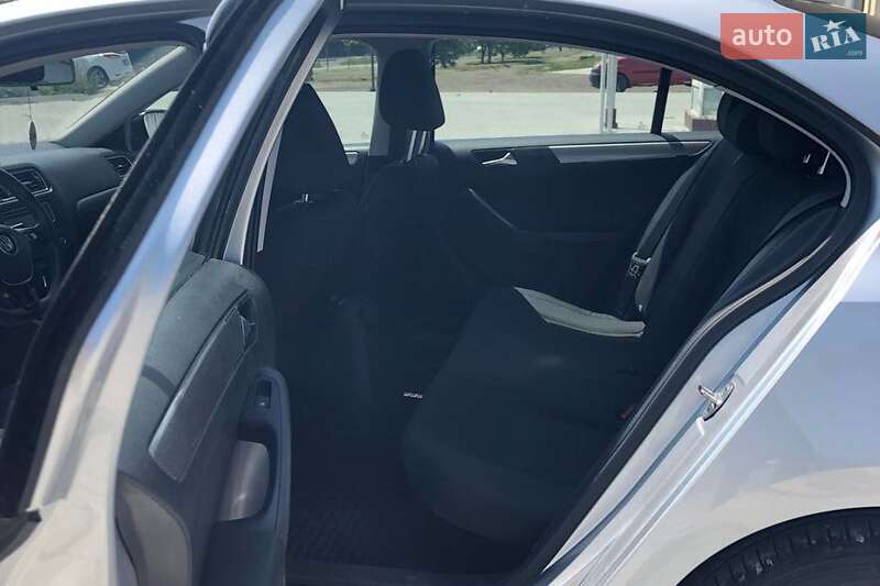 Седан Volkswagen Jetta 2015 в Львові фото 13 Седан Volkswagen Jetta 2015 в Львові