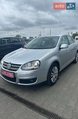 Седан Volkswagen Jetta 2009 в 