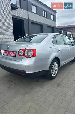 Седан Volkswagen Jetta 2009 в 