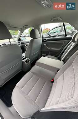 Седан Volkswagen Jetta 2009 в 
