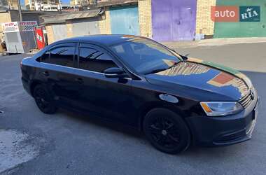 Седан Volkswagen Jetta 2013 в 