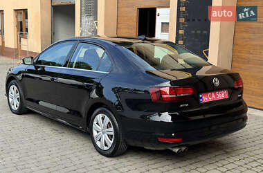 Седан Volkswagen Jetta 2017 в 