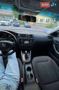 Седан Volkswagen Jetta 2015 в 