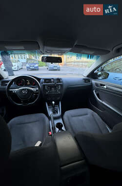Седан Volkswagen Jetta 2015 в 