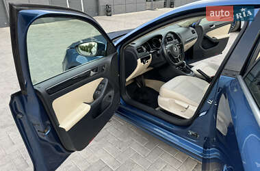 Седан Volkswagen Jetta 2016 в 