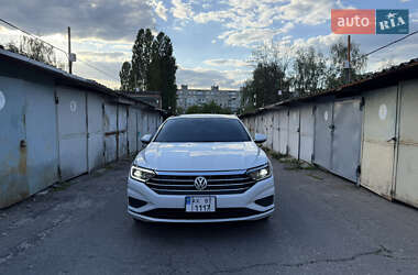 Седан Volkswagen Jetta 2018 в 